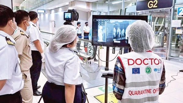 Thái Lan giám sát y tế đối với hành khách tại các sân bay.