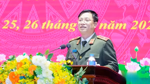 Thiếu tướng Đinh Việt Dũng, Giám đốc Công an tỉnh Nghệ An khai mạc hội nghị và thông báo nội dung cơ bản Hội nghị Công an toàn quốc lần thứ 81.