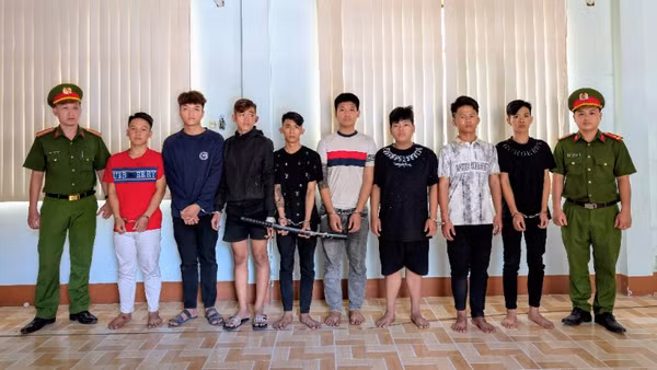 Các đối tượng tại cơ quan chức năng. (Ảnh: Công an cung cấp)