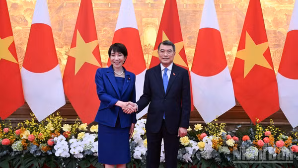 Thủ tướng Lê Minh Hưng và Thủ tướng Nhật Bản Takaichi Sanae.