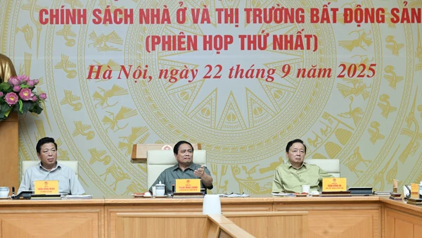 Thủ tướng Phạm Minh Chính chủ trì Phiên họp thứ nhất Ban Chỉ đạo Trung ương về chính sách nhà ở và thị trường bất động sản.
