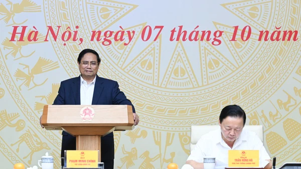 Thủ tướng Phạm Minh Chính chủ trì phiên họp.