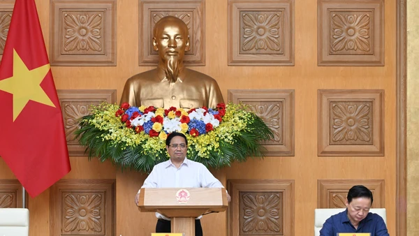 Thủ tướng Phạm Minh Chính chủ trì họp triển khai khắc phục hậu quả bão số 10.