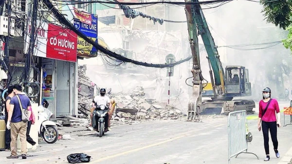 Hoạt động xây dựng gây ô nhiễm không khí.