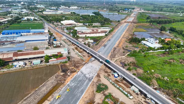 Tuyến vành đai 3 qua khu vực phía tây Thành phố Hồ Chí Minh đang dần thành hình.
