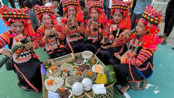 Tết cổ truyền của dân tộc Hà Nhì ở xã Thu Lũm mang bản sắc văn hóa độc đáo.