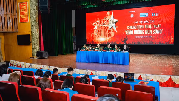 Ban tổ chức thông tin về Chương trình “Giao hưởng non sông”. (Ảnh: BTC)