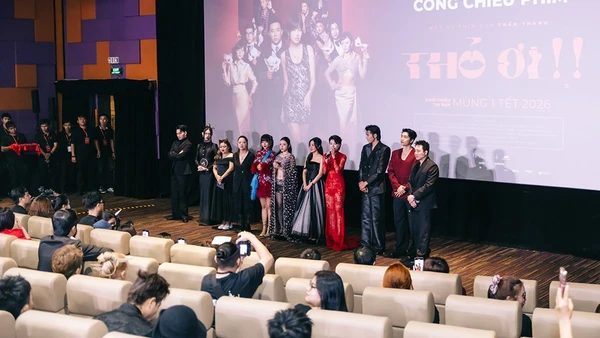 Đoàn làm phim “Thỏ ơi!!” tại buổi ra mắt phim. (Ảnh: Galaxy Studio)