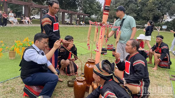 Tổ chức Ngày Văn hóa các dân tộc Việt Nam 19/4 tại Làng Văn hóa-Du lịch các dân tộc Việt Nam