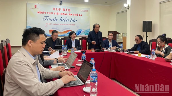 Nhà thơ Nguyễn Quang Thiều thông tin về Ngày thơ Việt Nam.