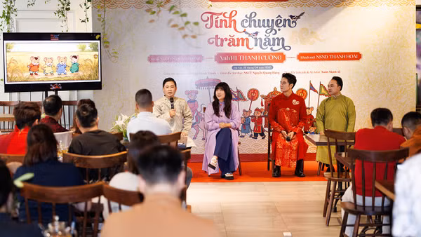Ê-kíp thực hiện MV tại buổi họp báo ra mắt. (Ảnh: THỌ NAM)