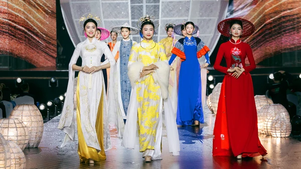 Bộ sưu tập "Sợi di sản" của nhà thiết kế Vũ Thảo Giang. (Ảnh: KIẾNG CẬN)