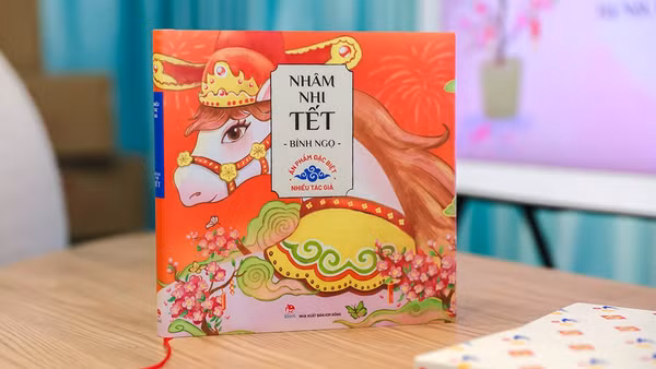 "Nhâm Nhi Tết Bính Ngọ" của Nhà xuất bản Kim Đồng.