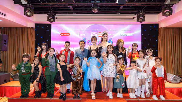 Các thí sinh dự casting "Thiên thần Quảng cáo Việt Nam".