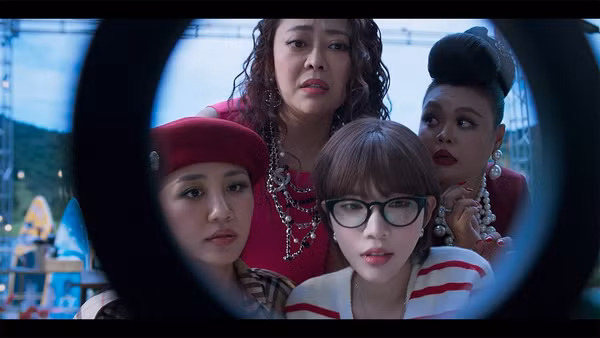 Cảnh trong phim "Thỏ ơi" - bộ phim đã bị quay lén rồi phát tán trái phép trên mạng xã hội chỉ ít ngày sau khi phát hành. (Ảnh: Galaxy Studio)