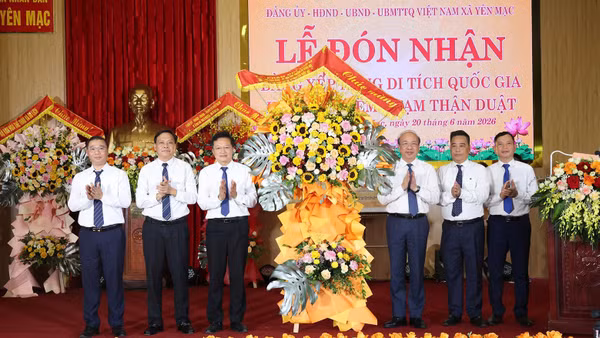 Lễ đón nhận Bằng xếp hạng Di tích quốc gia Khu lưu niệm Phạm Thận Duật.