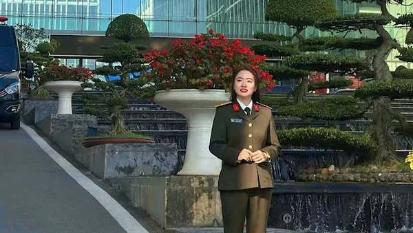 Thiếu tá, họa sĩ Bùi Hải Dương. (Ảnh: NVCC)