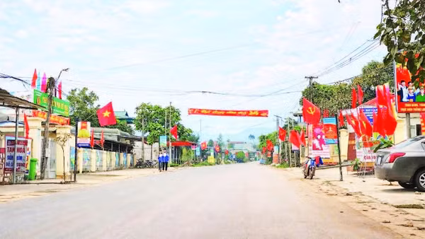 Đường 436, đoạn qua trung tâm xã Mường Bi vừa hoàn thành, góp phần mở ra diện mạo mới cho vùng nông thôn nơi đây.