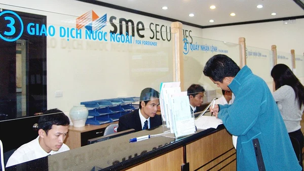 Sự trở lại của khối nước ngoài với các phiên mua ròng mạnh gần đây càng tiếp thêm niềm tin cho thị trường. Ảnh: NAM ANH