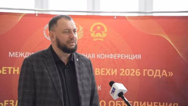 Tiến sĩ Khoa học lịch sử Anton Bredikhin trong một cuộc trả lời phỏng vấn PV TTXVN tại Nga. (Ảnh: TTXVN)