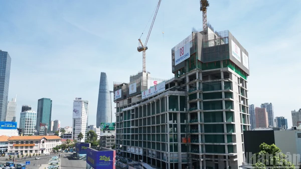 Dự án Tứ giác Bến Thành, công trường tổ hợp đa chức năng đã ghi nhận những chuyển biến mới, cho thấy dấu hiệu tái khởi động sau giai đoạn đình trệ kéo dài.