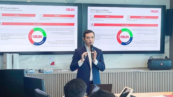Ông Bùi Đăng Khoa - Giám đốc Ban Tài chính Kế toán của Tập đoàn GELEX chia sẻ tại buổi Roadshow tại Singapore tháng 12/2025.