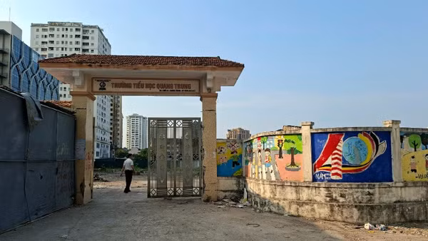 Tổng diện tích đất xây dựng Trường tiểu học Quang Trung và Trường trung học cơ sở Quang Trung có quy mô 19.775,4m², tại quỹ đất trường cũ.