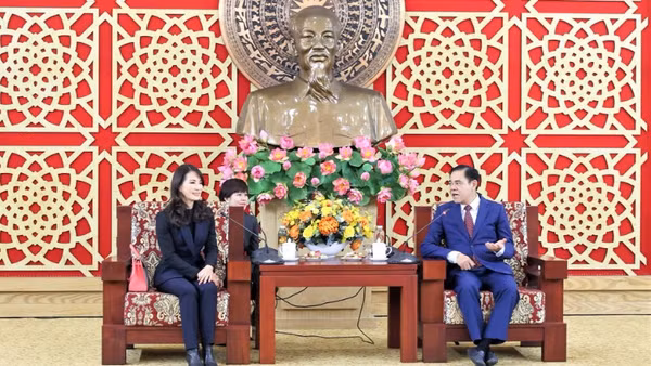Lãnh đạo Ủy ban nhân dân tỉnh Nghệ An tiếp, làm việc với lãnh đạo Tập đoàn WHA (Thái Lan) đầu năm 2026. (Ảnh: KIM OANH)
