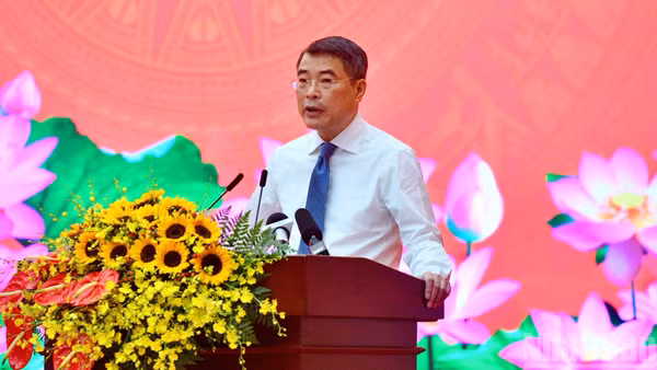 Thủ tướng Chính phủ Lê Minh Hưng phát biểu ý kiến tại Lễ phát động Phong trào thi đua quyết tâm thực hiện thắng lợi mục tiêu tăng trưởng bền vững 2 con số giai đoạn 2026-2030. (Ảnh: Thanh Giang)