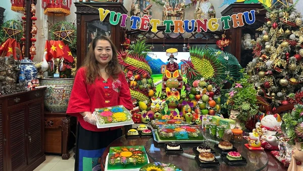 Bánh Trung thu ngày nay phong phú về mẫu mã và hương vị, nhưng vẫn thẫm đẫm hồn cốt ẩm thực dân tộc.