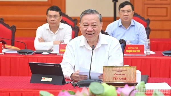 Tổng Bí thư Tô Lâm phát biểu chỉ đạo tại cuộc làm việc với Ban Thường vụ Đảng ủy Quốc hội. (Ảnh: ĐĂNG KHOA)