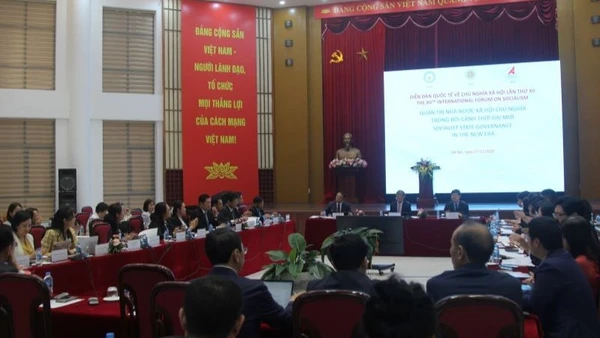 Các nhà khoa học trong phiên thảo luận tại Diễn đàn quốc tế về chủ nghĩa xã hội lần thứ XII.