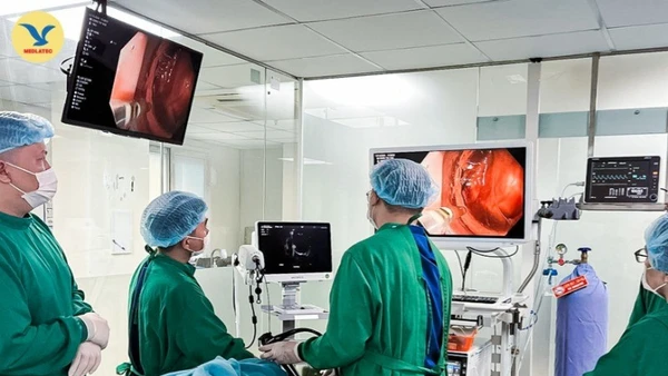 Trung tâm Tiêu hóa MEDLATEC làm chủ kỹ thuật nội soi siêu âm.
