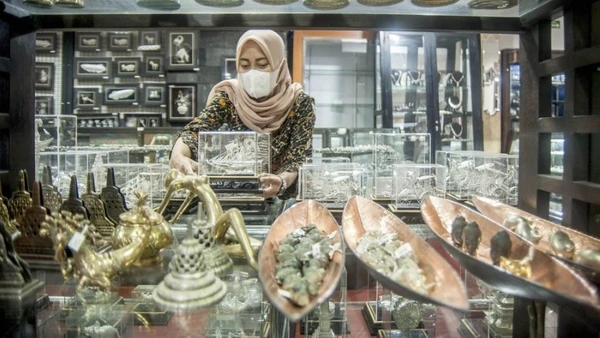 Một cửa hàng bạc tại Yogyakarta, Indonesia. (Ảnh: Xinhua)