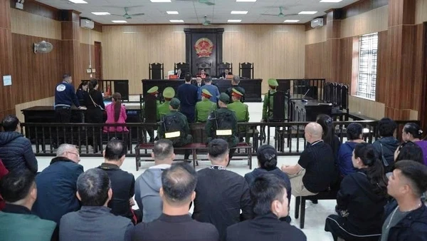 Quang cảnh phiên xét xử.