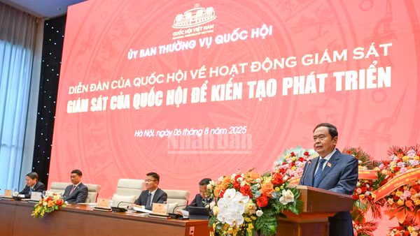 Chủ tịch Quốc hội Trần Thanh Mẫn phát biểu khai mạc diễn đàn.