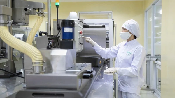 Công ty Cổ phần Traphaco ứng dụng hệ thống quản lý môi trường theo tiêu chuẩn ISO 14001, góp phần kiểm soát và giảm thiểu các tác động tiêu cực đến môi trường từ hoạt động sản xuất. (Ảnh MỸ HÀ)