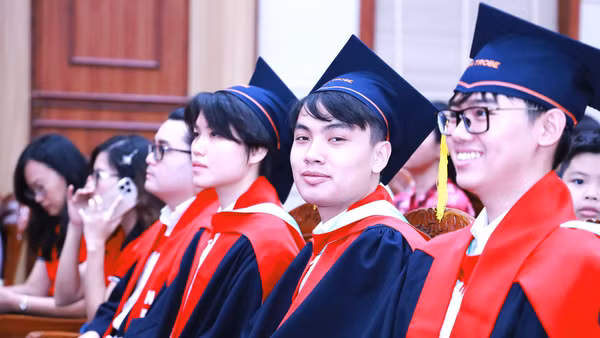 Cử nhân Đại học Kinh tế quốc dân. (Ảnh minh họa)