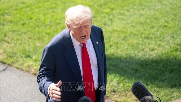 Tổng thống Mỹ Donald Trump phát biểu với báo giới tại Nhà Trắng, Washington, D.C. (Ảnh: THX/TTXVN)