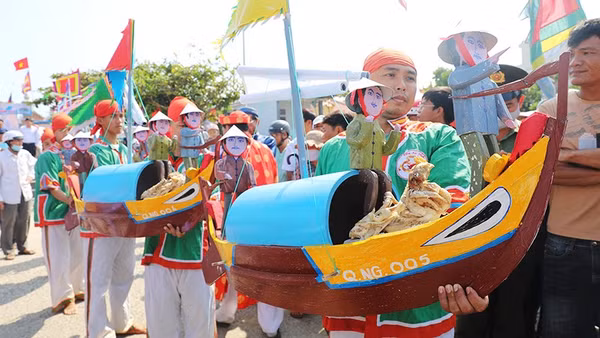 Nhiệt huyết của những người lính ra khơi năm xưa còn chảy vào lớp người hôm nay ở Lý Sơn.