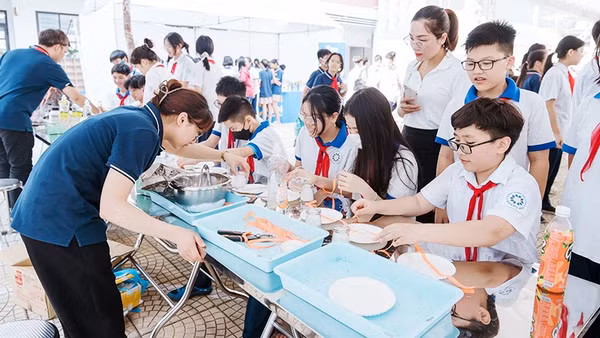 Ngày hội STEM được tổ chức tại Trường THCS Hoàng Mai (Hà Nội). 