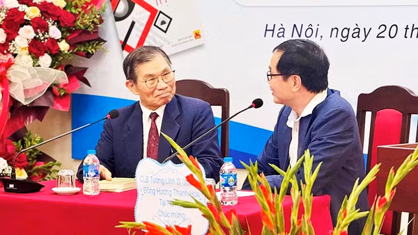 Điểm tựa chữ Tâm, chữ Tình