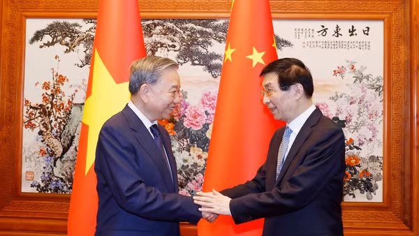 Tổng Bí thư, Chủ tịch nước Tô Lâm hội kiến Chủ tịch Chính hiệp toàn quốc Trung Quốc Vương Hộ Ninh. (Ảnh: Thống Nhất/TTXVN)