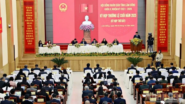 Quang cảnh kỳ họp.