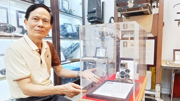 NSNA Phạm Công Thắng giới thiệu một góc “Ký ức nhiếp ảnh”.