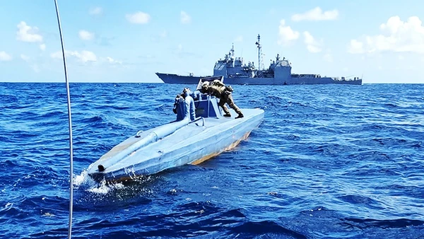 Hải quân Mỹ bắt giữ một tàu ngầm chở ma túy tại Caribe. Ảnh: ABC NEWS