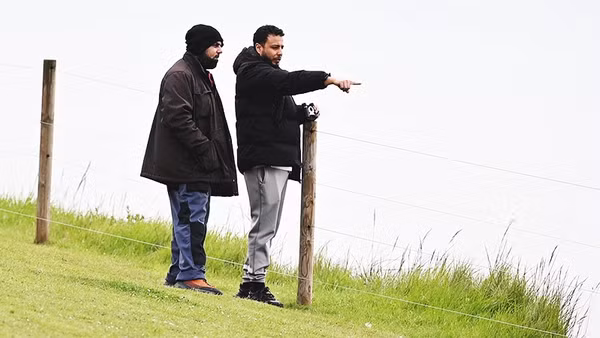 Hai kẻ khủng bố trong chuyến trinh sát tại cảng Dover. Ảnh: GREATER MANCHESTER POLICE