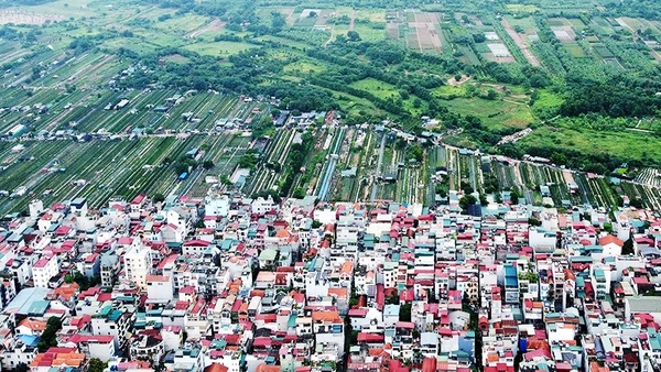 Cơ sở dữ liệu đất đai chưa cập nhật biến động kịp thời, cùng việc thiếu minh bạch trong quy hoạch, quản lý đã gây nên tình trạng chồng lấn giữa đất nông nghiệp và đất ở tại nhiều địa phương. Ảnh: LÊ MINH