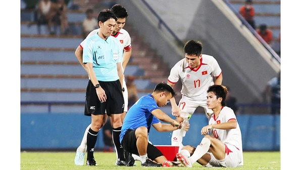 Ngành thể dục thể thao đang thiếu hụt nhân lực y tế. Ảnh: LÊ MINH