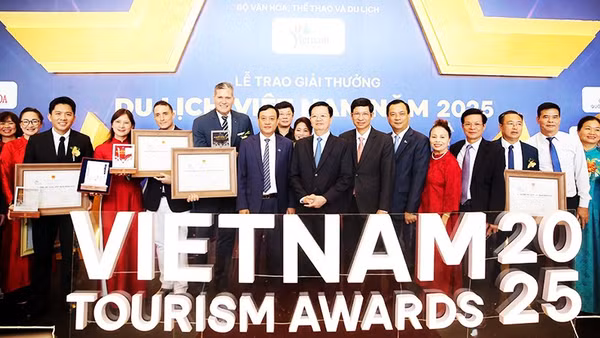 Hà Nội “bội thu” giải thưởng du lịch
